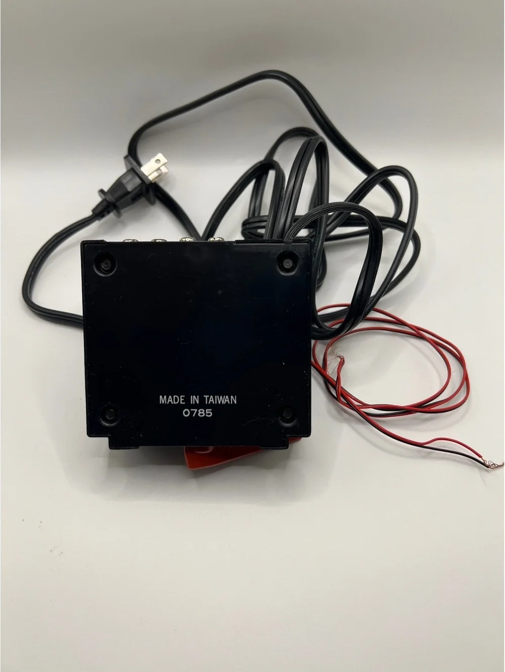 Model Power 12V I5A DC Power Supply for Model Railroads